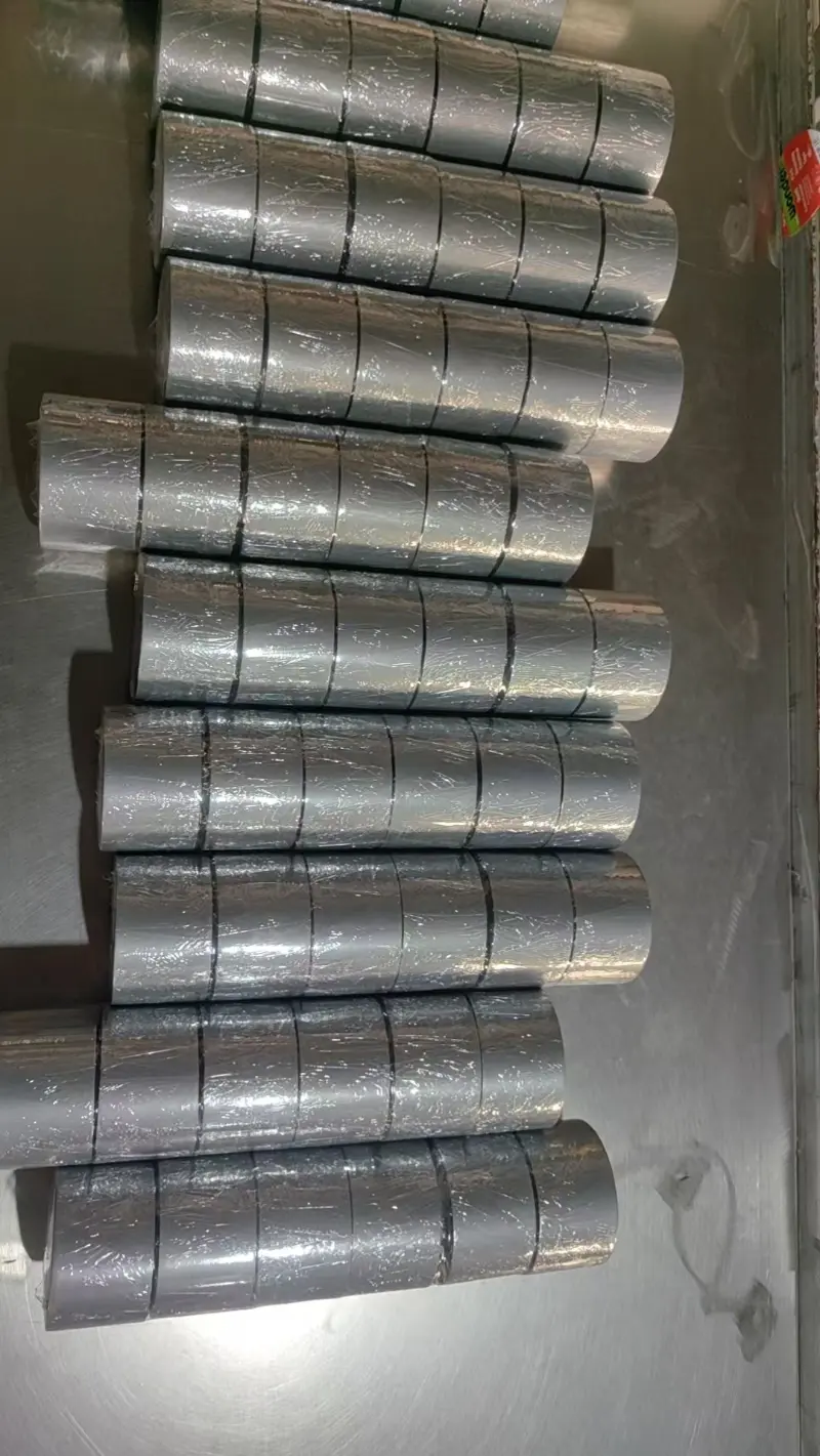 Rozdiel medzi lepidlom na vodnej báze, lepidlom na olejovej báze a tavným lepidlom